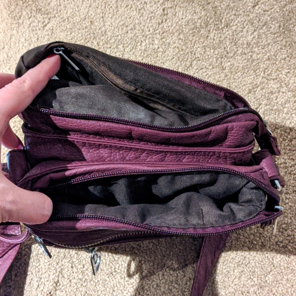 NWT: burgundy small cross body purse - Picture 5 of 6